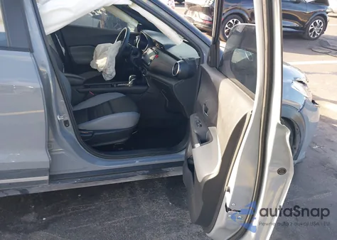 2024 Nissan Kicks Sr Xtronic Cvt z USA, uszkodzony, nr VIN 3N1CP5DV5RL564872